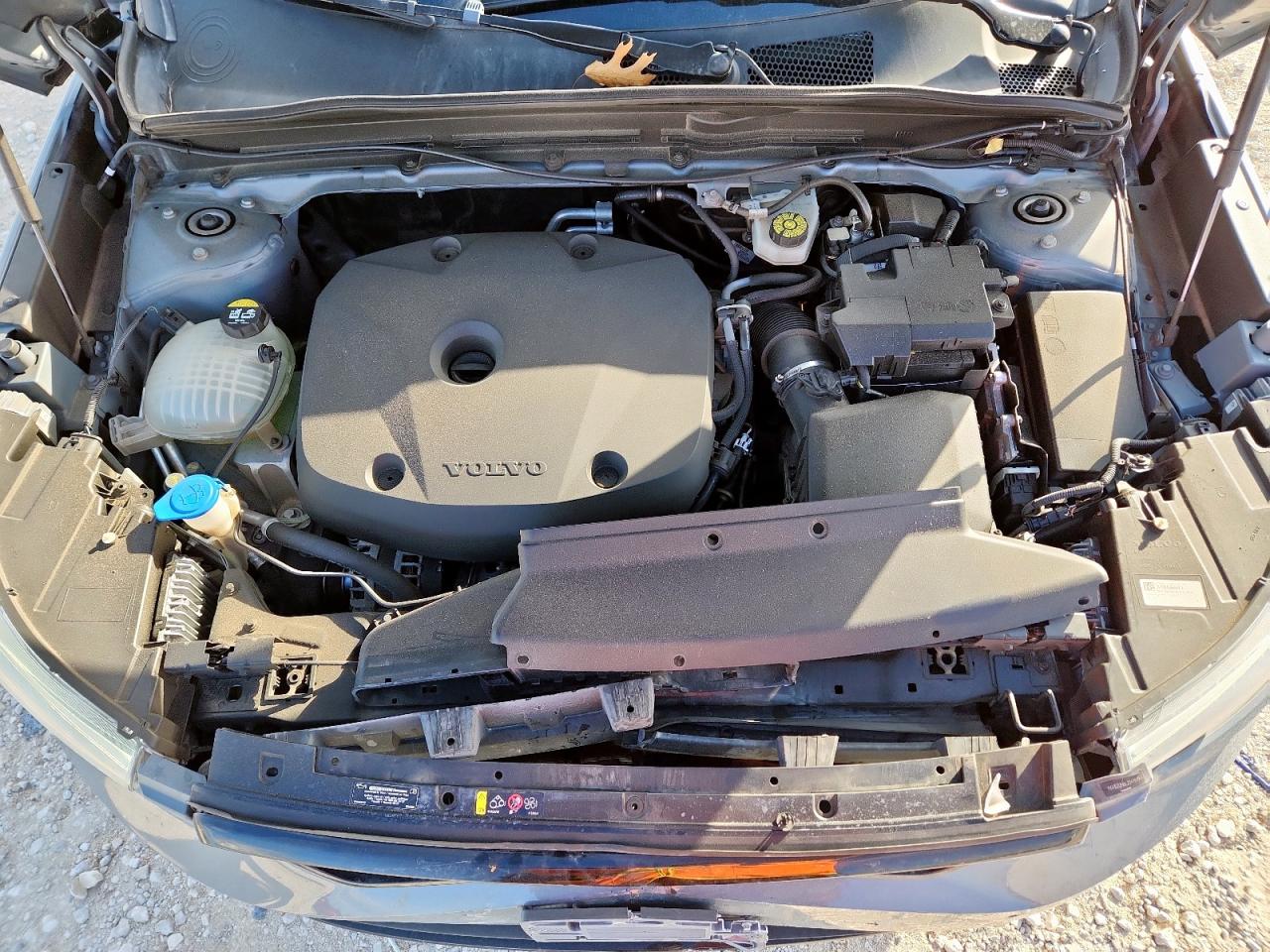 2020 Volvo Xc40 T5 R-Design VIN: YV4162UM6L2347835 Lot: 70773265