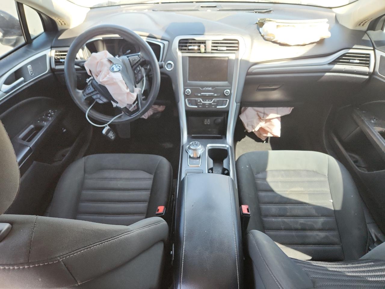 2019 Ford Fusion Se VIN: 3FA6P0LU6KR110628 Lot: 70423095