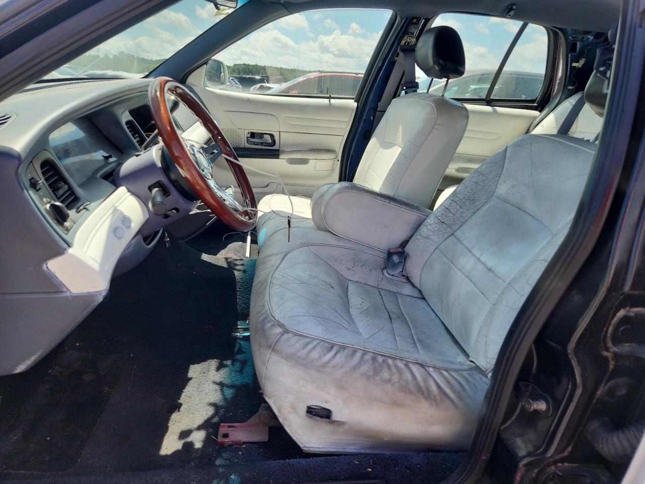 2001 Ford Crown Victoria Police Interceptor VIN: 2FAFP71W81X192052 Lot: 68682405