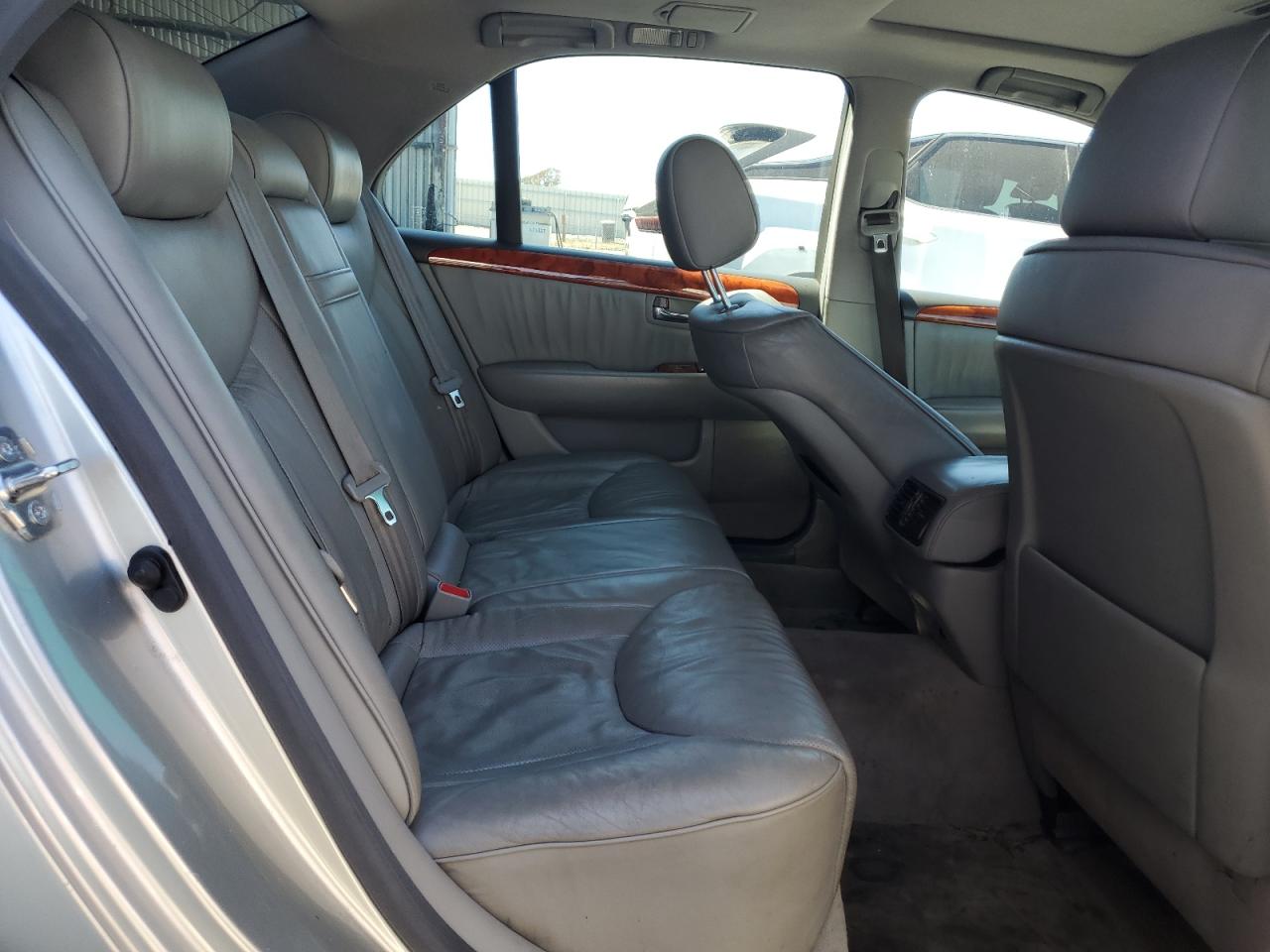 2004 Lexus Ls 430 VIN: JTHBN36F240163552 Lot: 69276105