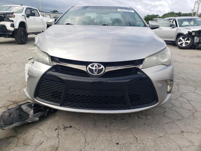  TOYOTA CAMRY 2017 Серебристый