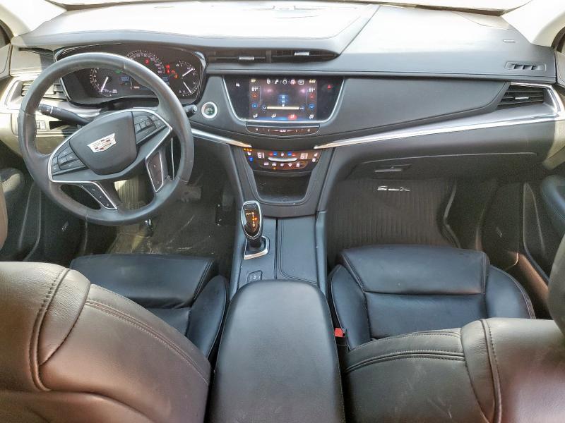  CADILLAC XT5 2017 Белы