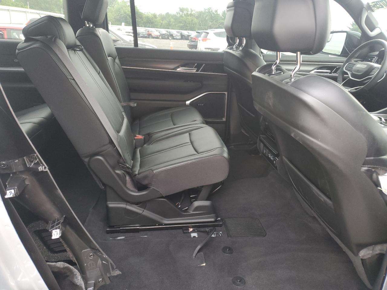 2024 Jeep Wagoneer Series Ii VIN: 1C4SJVBP0RS117558 Lot: 67935775