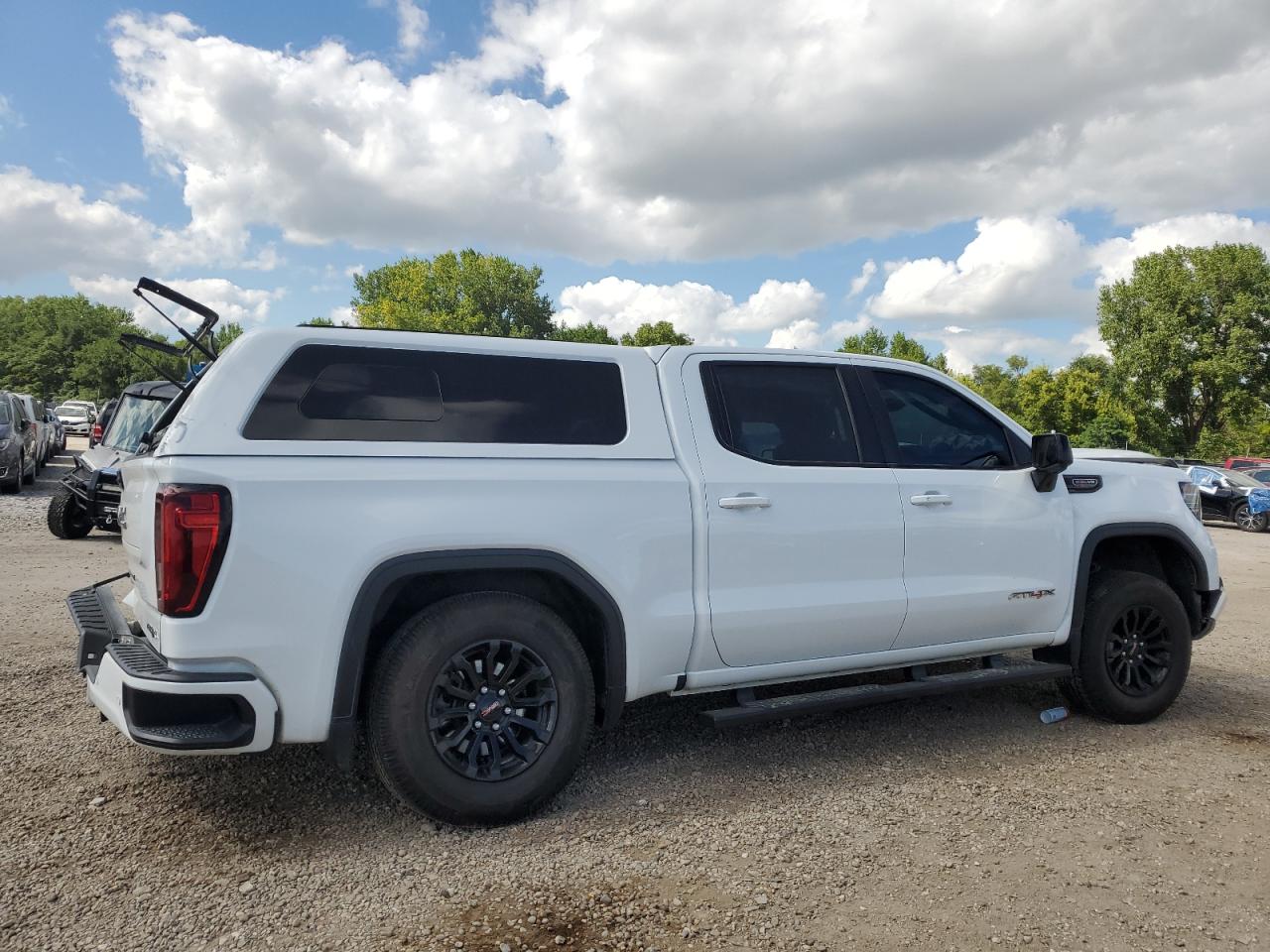 2023 GMC Sierra K1500 At4X white null gas 3GTUUFELXPG131132 photo #4