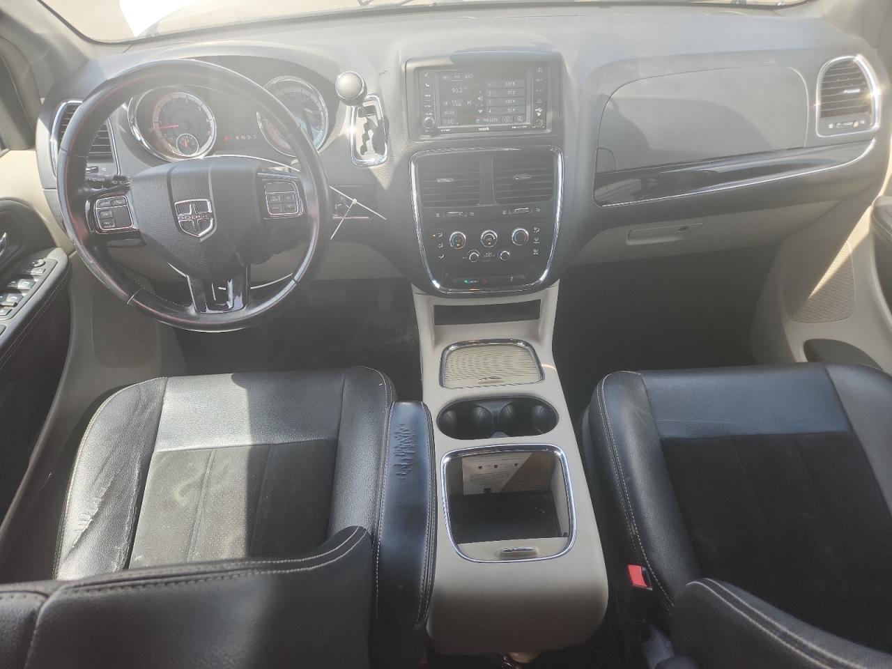 2017 Dodge Grand Caravan Sxt VIN: 2C4RDGCG1HR842893 Lot: 70762035