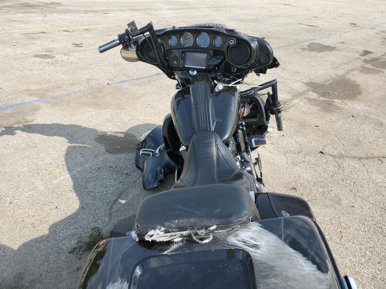 2017 Harley-Davidson Flhxse Cvo Street Glide VIN: 1HD1PXF10HB960734 Lot: 68110605