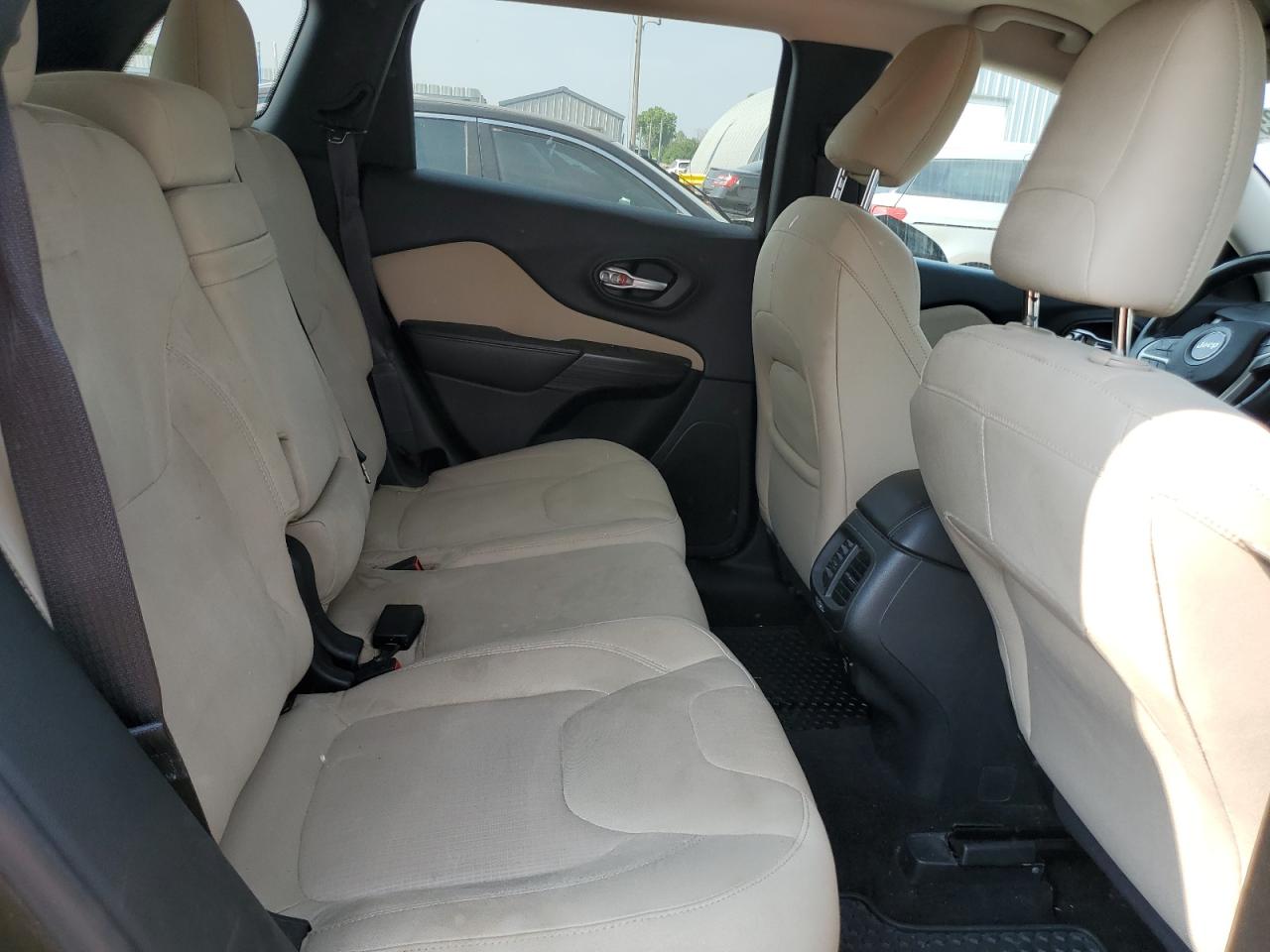 2015 Jeep Cherokee Latitude VIN: 1C4PJLCB0FW596369 Lot: 67411835