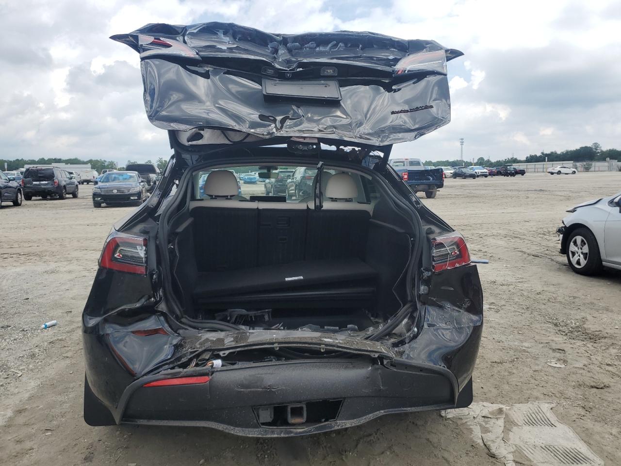 7SAYGDEF9PF751499 2023 Tesla Model Y