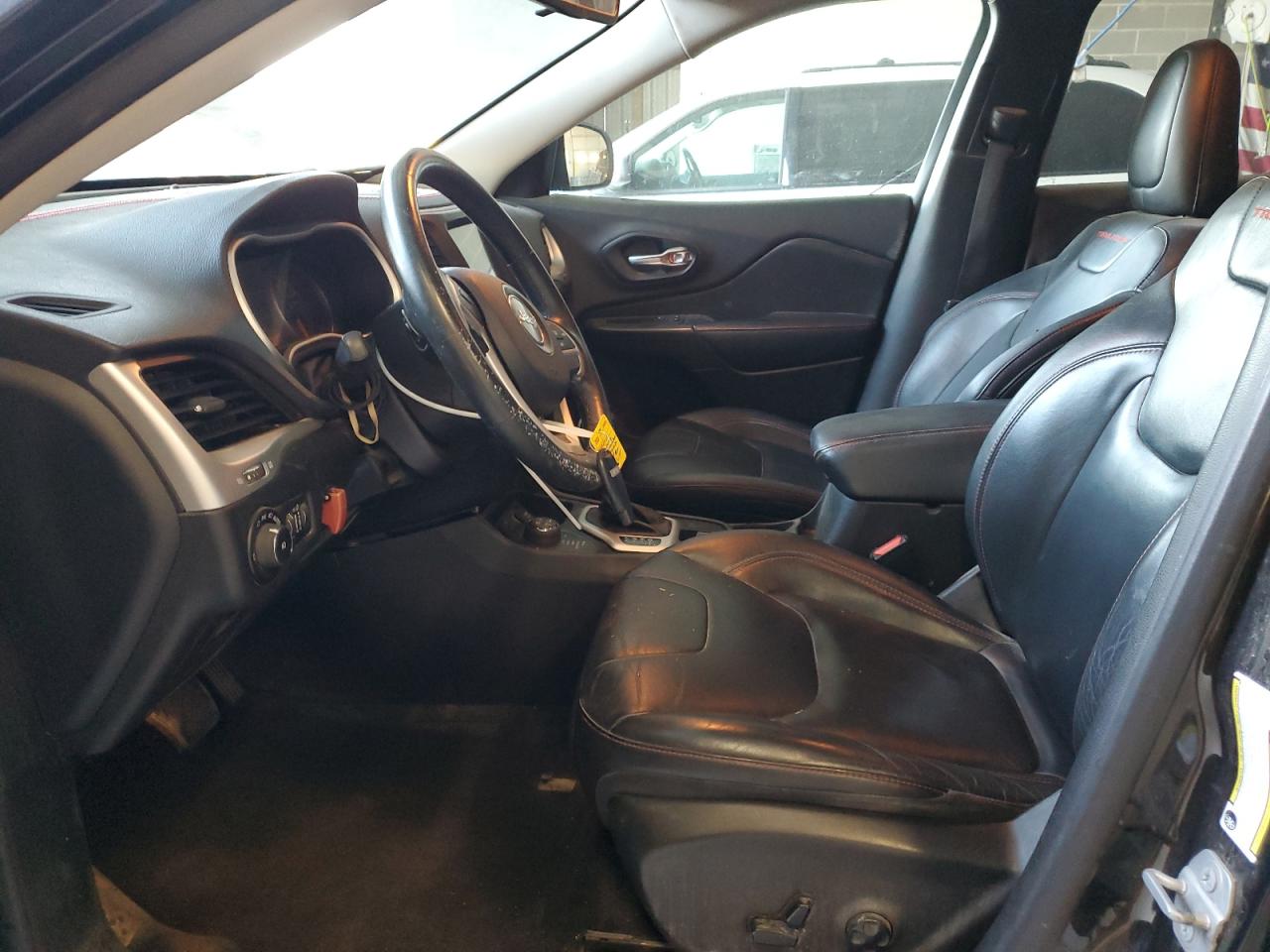 2015 Jeep Cherokee Trailhawk VIN: 1C4PJMBS1FW613221 Lot: 68860895