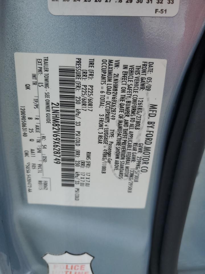 2009 Lincoln Town Car Signature Limited VIN: 2LNHM82V69X628749 Lot: 69017485