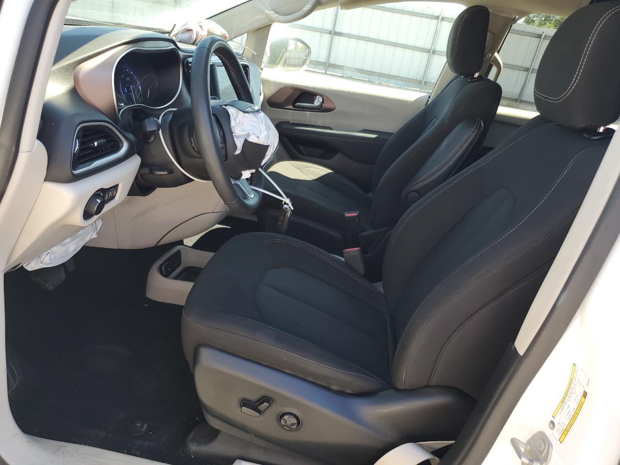 2023 Chrysler Voyager Lx VIN: 2C4RC1CG2PR596015 Lot: 70229155