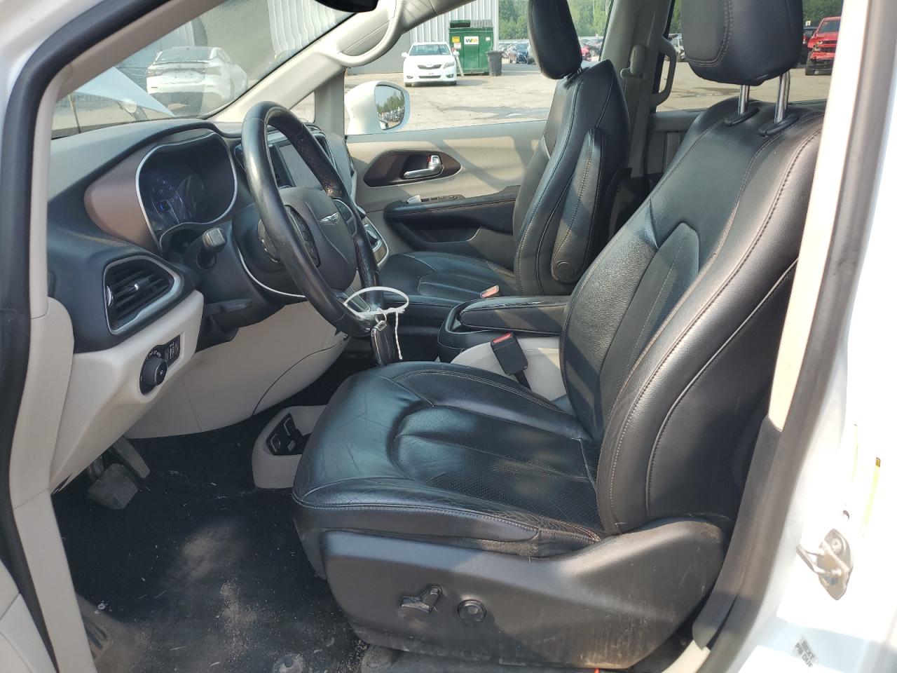 2019 Chrysler Pacifica Touring L VIN: 2C4RC1BG1KR626583 Lot: 66839055