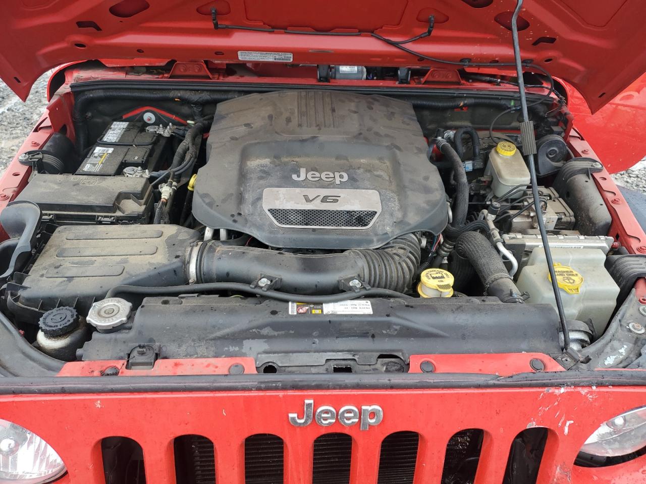 2014 Jeep Wrangler Unlimited Sport VIN: 1C4BJWDG3EL320189 Lot: 68651485