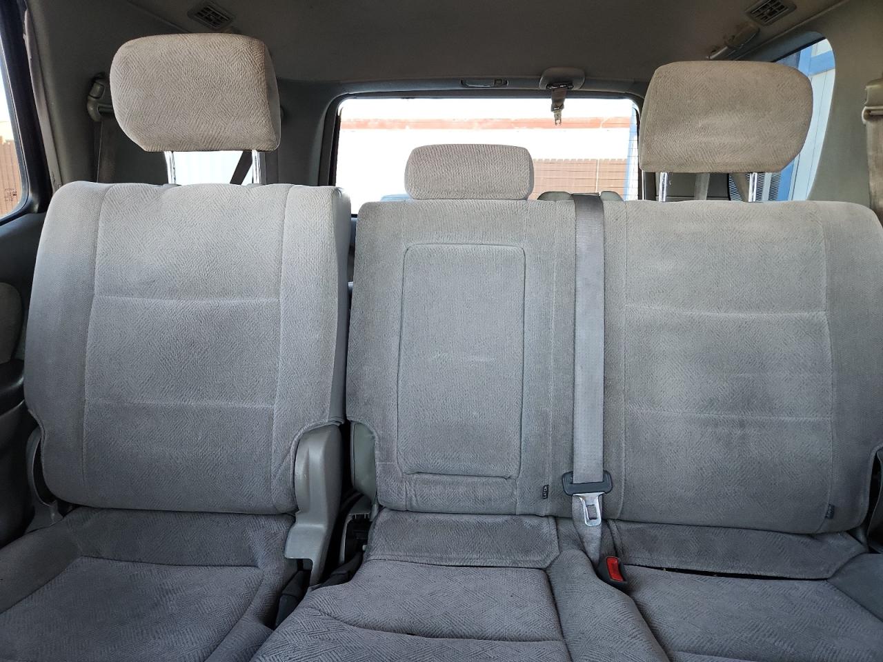 2002 Toyota Sequoia Sr5 VIN: 5TDZT34A92S127588 Lot: 67325605