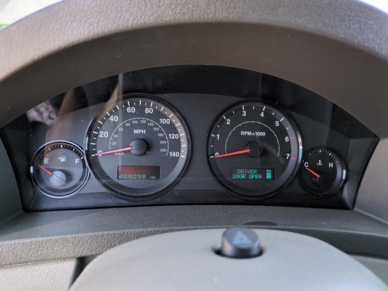 2005 Jeep Grand Cherokee Laredo VIN: 1J8HR48N25C593567 Lot: 68199745