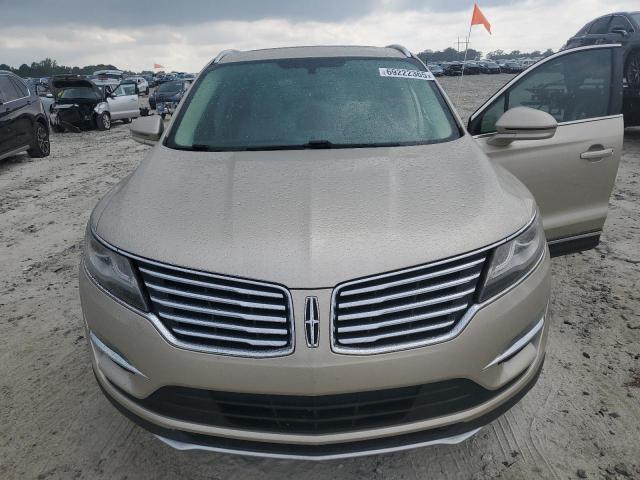 Паркетники LINCOLN MKC 2017 Кремовый
