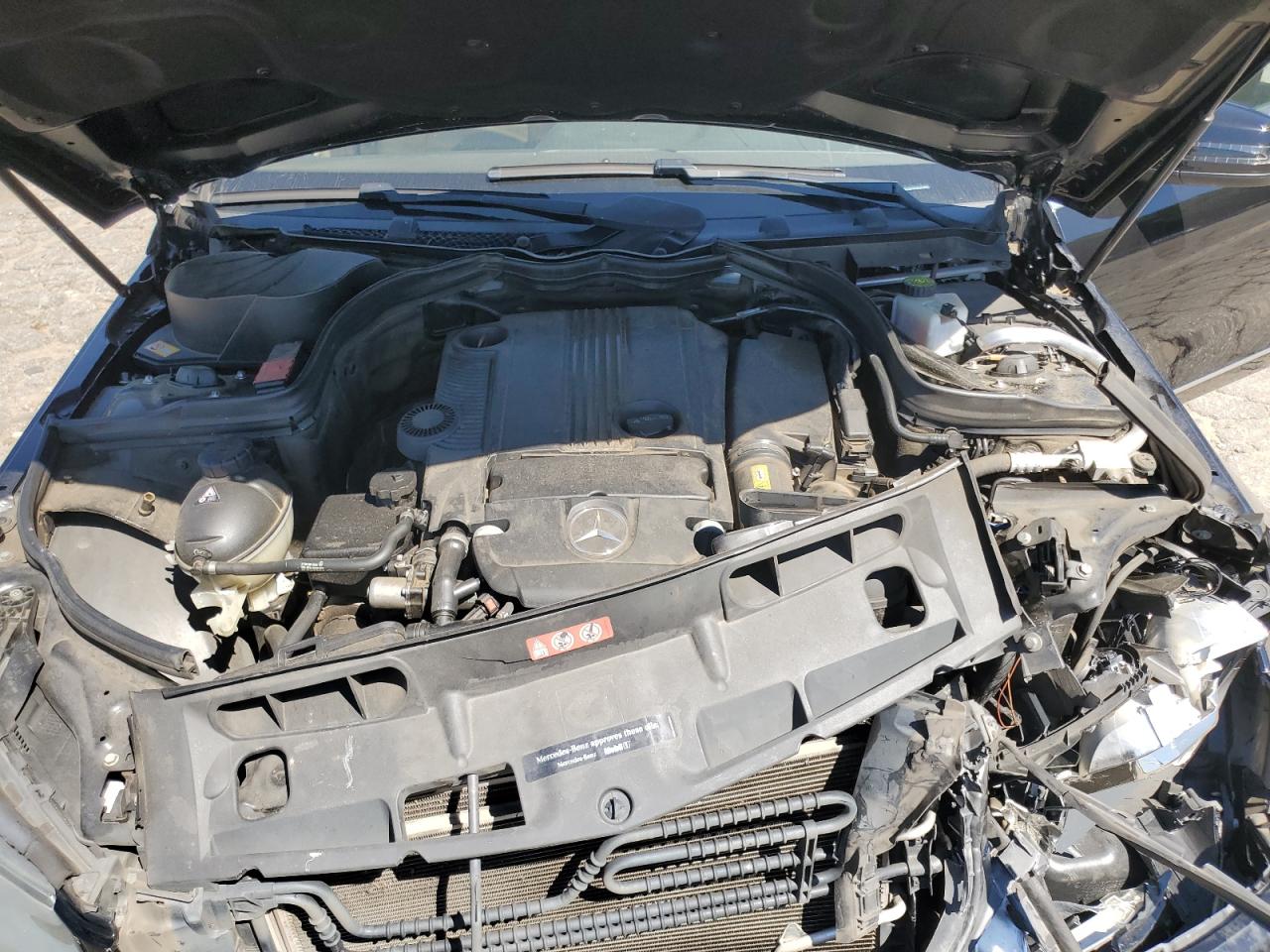 2014 Mercedes-Benz C 250 VIN: WDDGF4HB3EA933053 Lot: 70378005