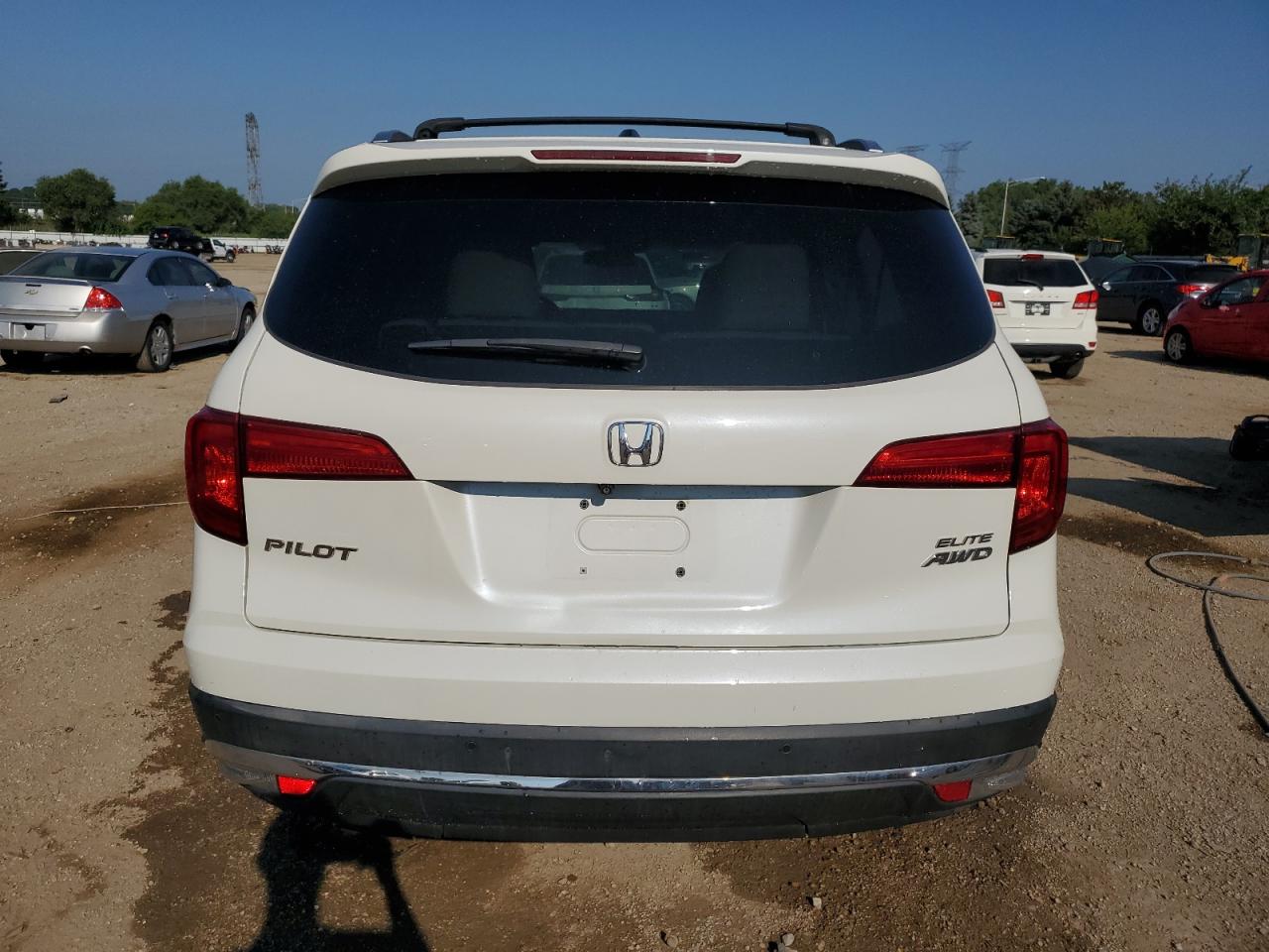 2017 Honda Pilot Elite VIN: 5FNYF6H08HB094697 Lot: 68754405