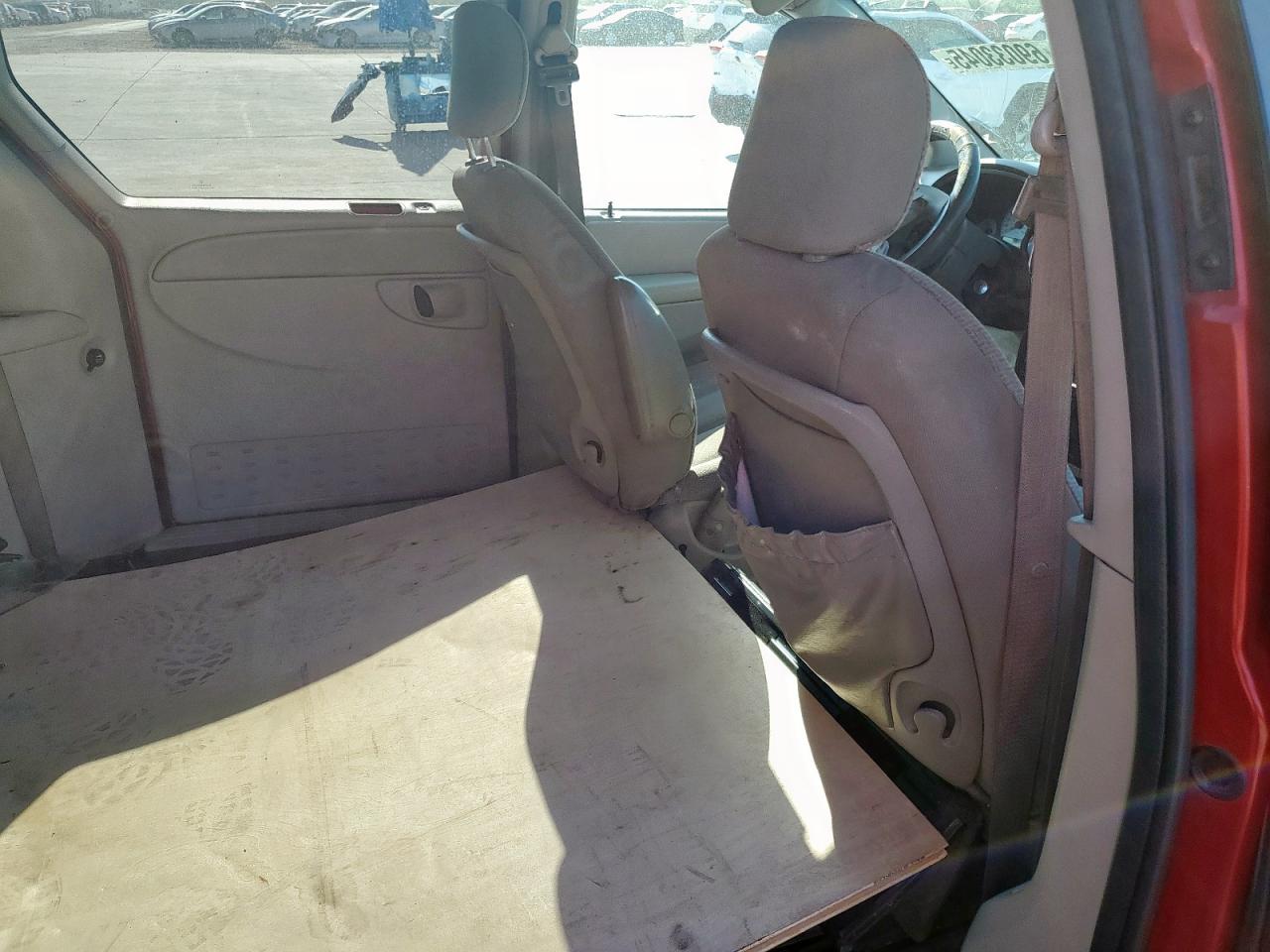 2006 Chrysler Town & Country Lx VIN: 1A4GP44R46B568737 Lot: 69033045