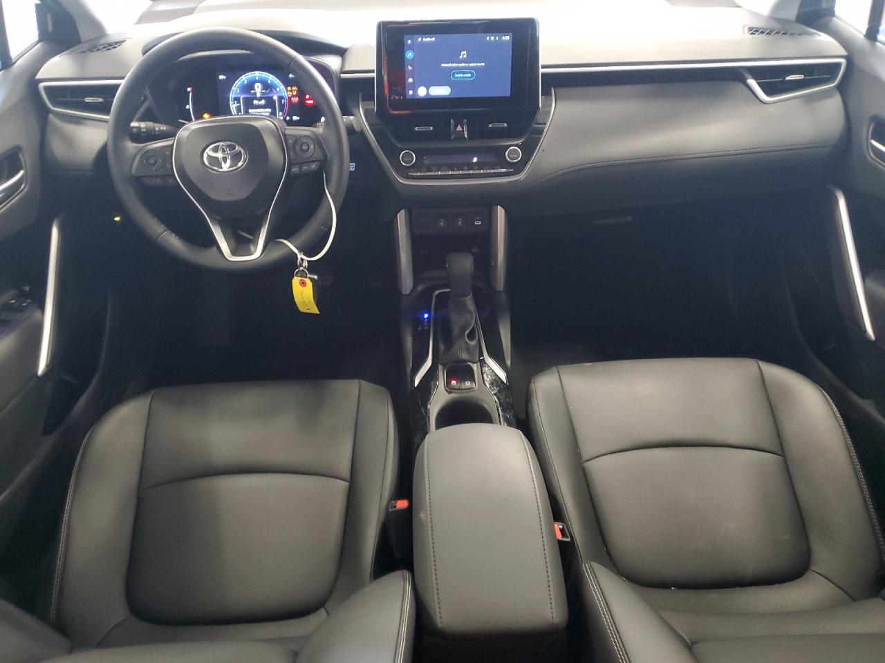 2025 Toyota Corolla Cross Xle VIN: 7MUDAABG4SV133994 Lot: 69393375