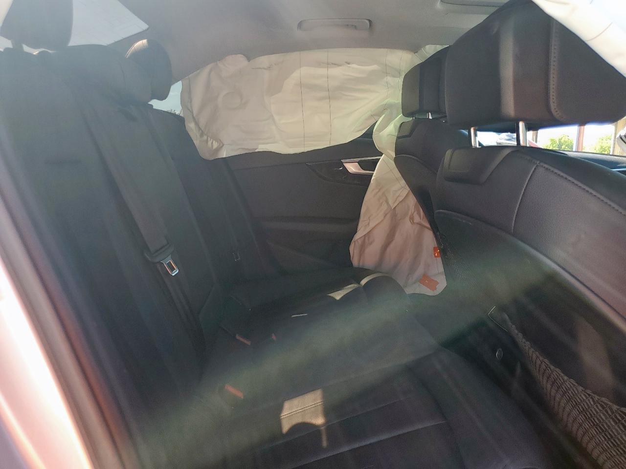 2017 Audi A4 Premium Plus VIN: WAUENAF43HN036509 Lot: 69381515