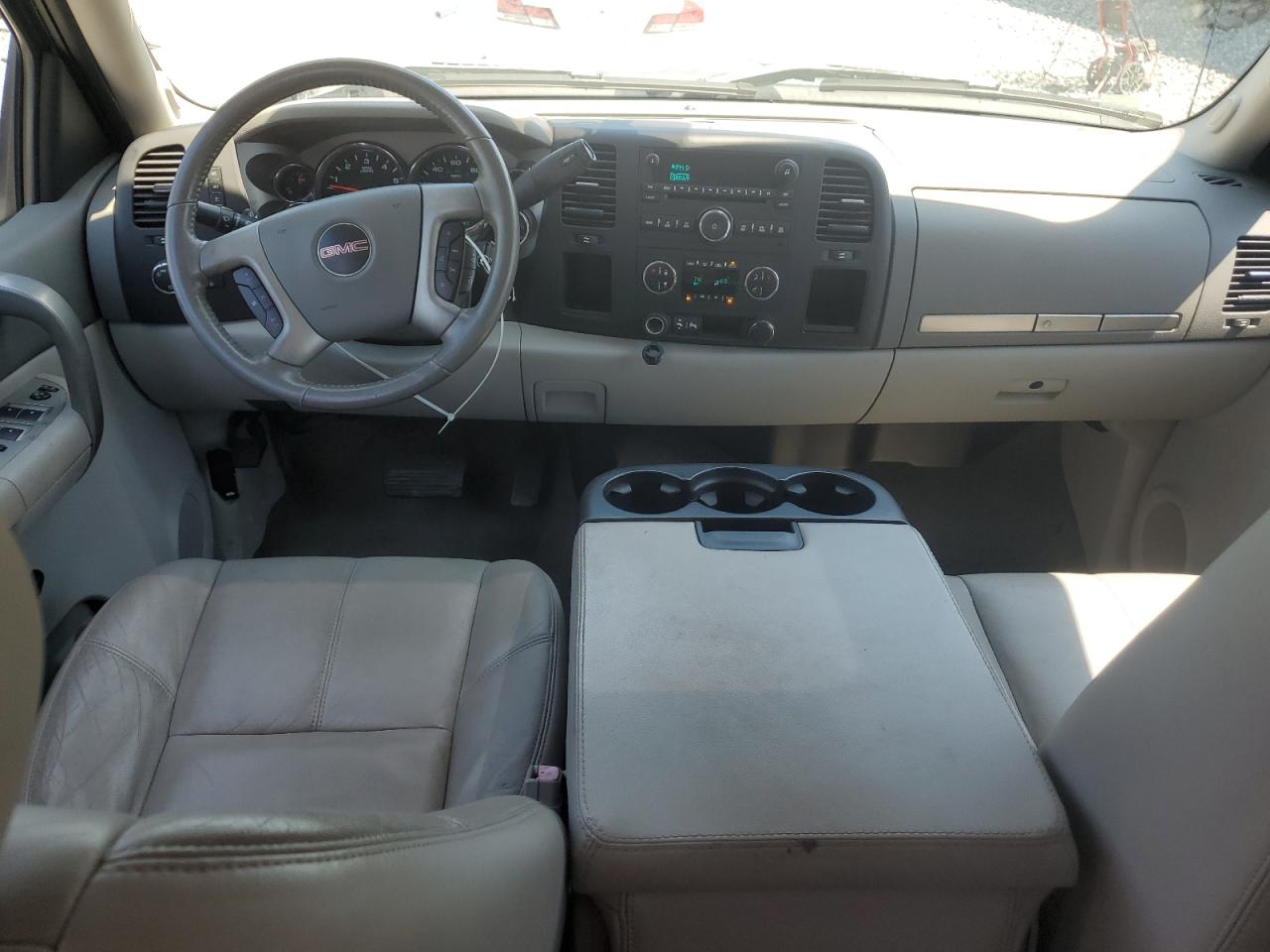 2008 GMC Sierra C1500 VIN: 1GTEC19028Z199341 Lot: 70141505