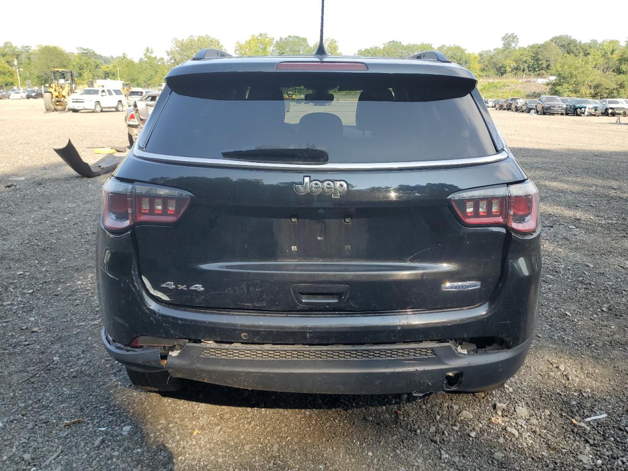 2018 Jeep Compass Latitude VIN: 3C4NJDBB2JT245847 Lot: 68713605