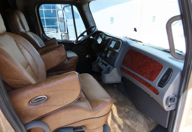 2015 FREIGHTLINER M2 106 MED - RVS RV