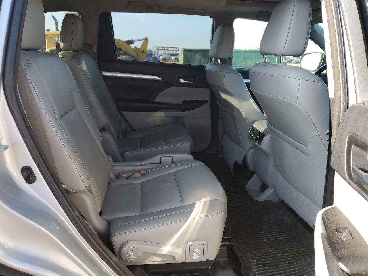 2018 Toyota Highlander Se VIN: 5TDJZRFH9JS545902 Lot: 70916675