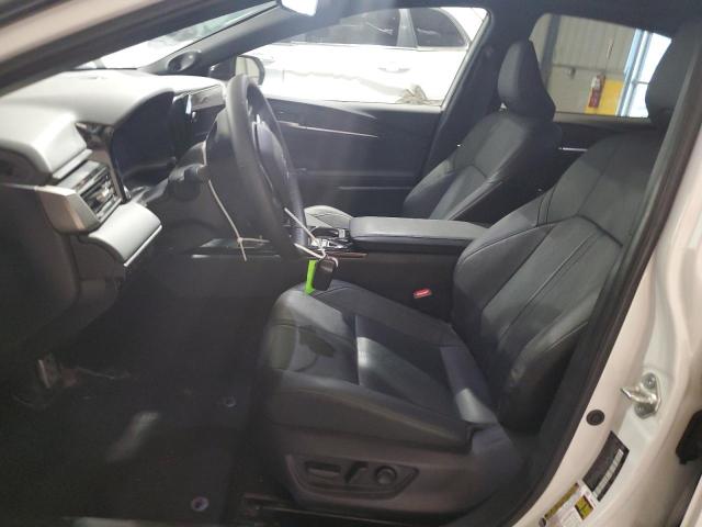  TOYOTA CAMRY 2025 Белы