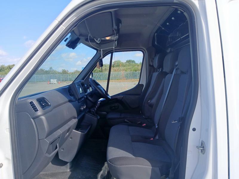 2019 RENAULT MASTER BUSINESS