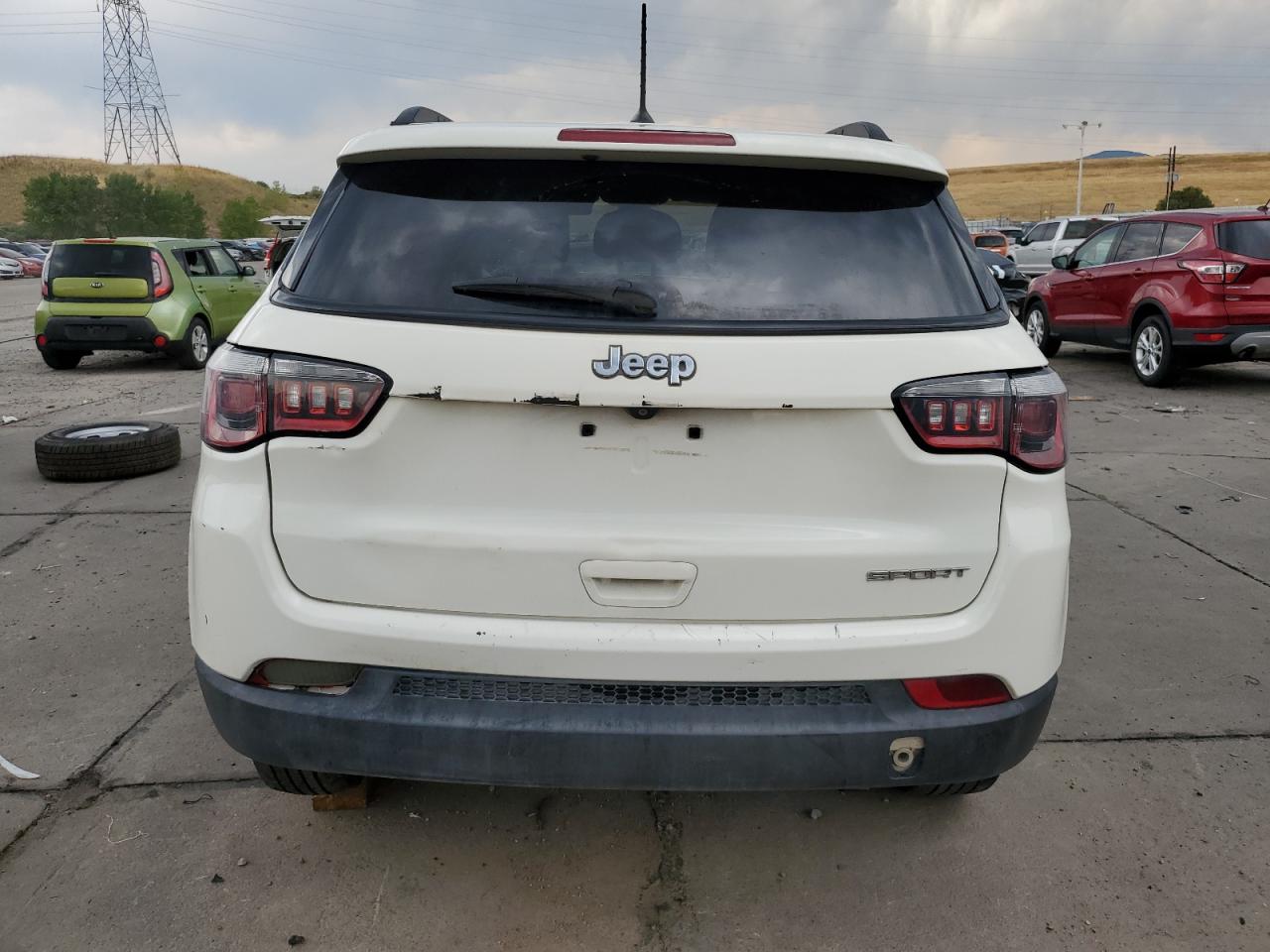 2018 Jeep Compass Sport VIN: 3C4NJCAB8JT303682 Lot: 69050695