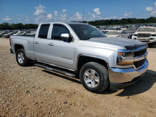  CHEVROLET SILVERADO 2018 Серебристый