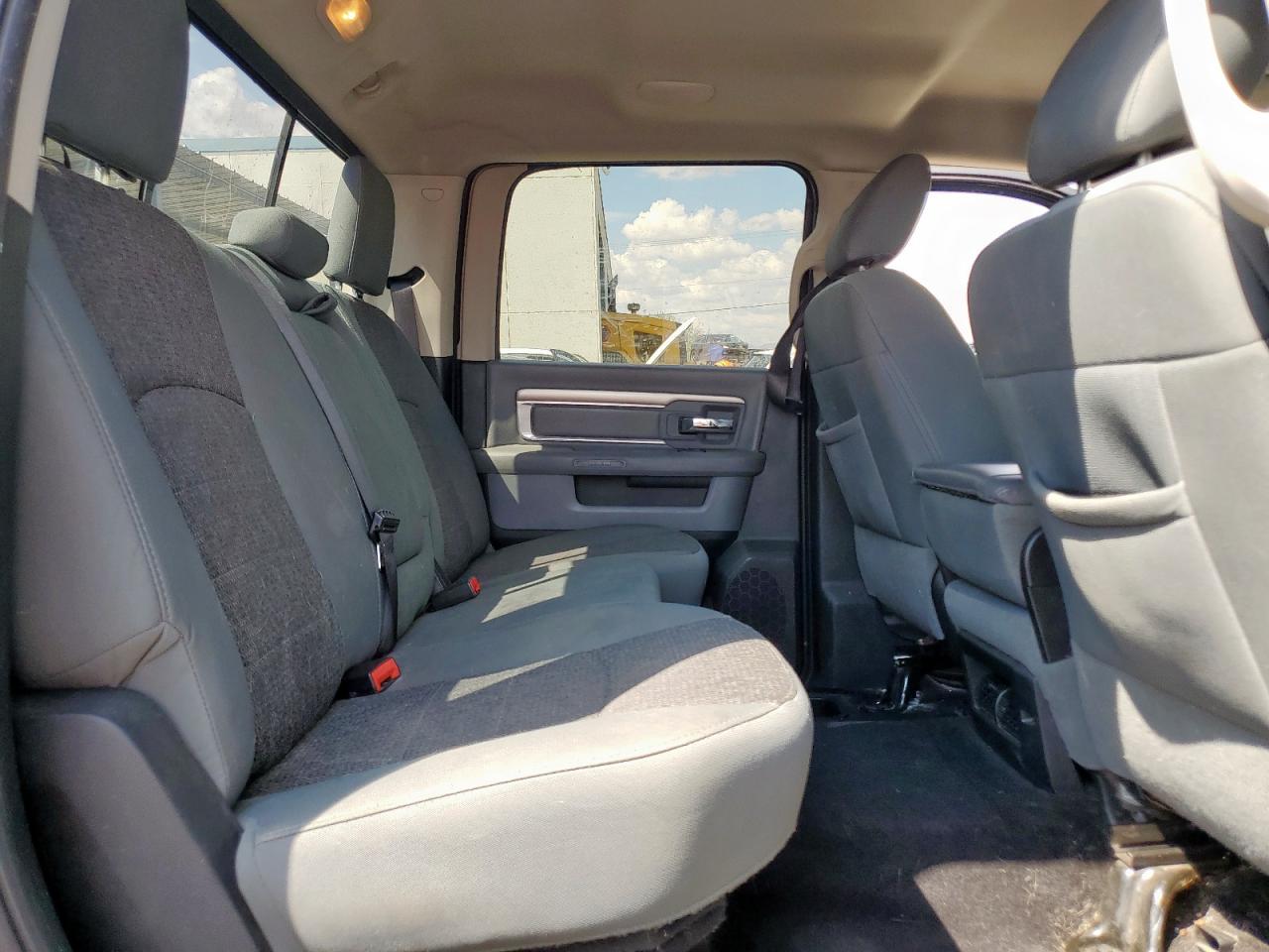 2017 Ram 1500 Slt VIN: 3C6RR7LT2HG622755 Lot: 70165535