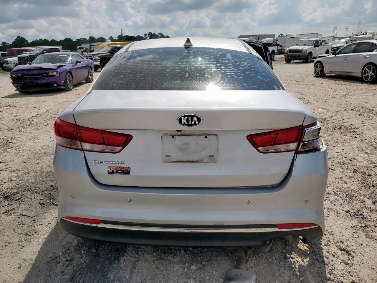 2018 Kia Optima Lx VIN: 5XXGT4L39JG270265 Lot: 67730115