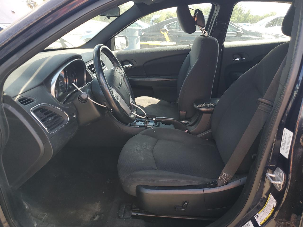 2013 Chrysler 200 Touring VIN: 1C3CCBBB0DN735993 Lot: 69948365