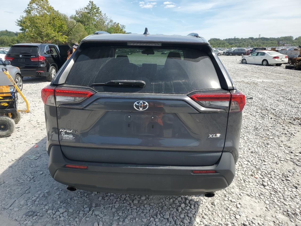 2020 Toyota Rav4 Xle VIN: 2T3W1RFV2LW090282 Lot: 70811555