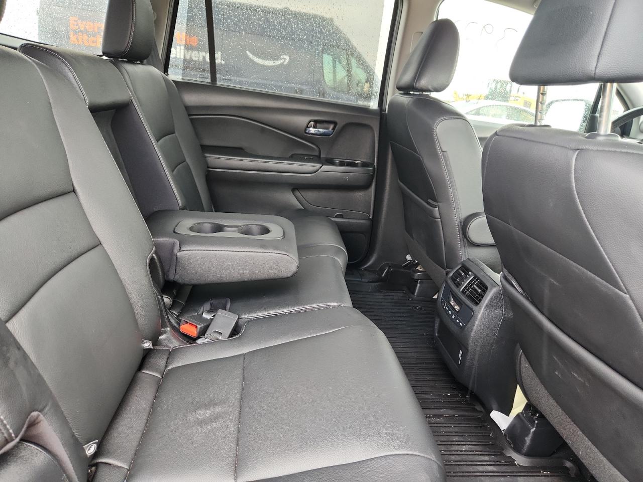 2021 Honda Pilot Se VIN: 5FNYF5H26MB038084 Lot: 70161175