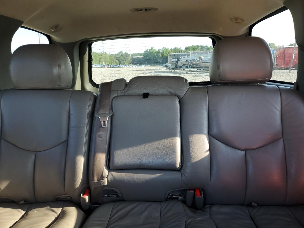 2005 Chevrolet Tahoe C1500 VIN: 1GNEC13V35R264642 Lot: 70275105
