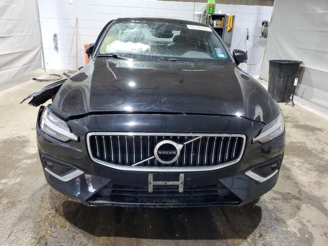  VOLVO S60 B5 INS 2022 Черный