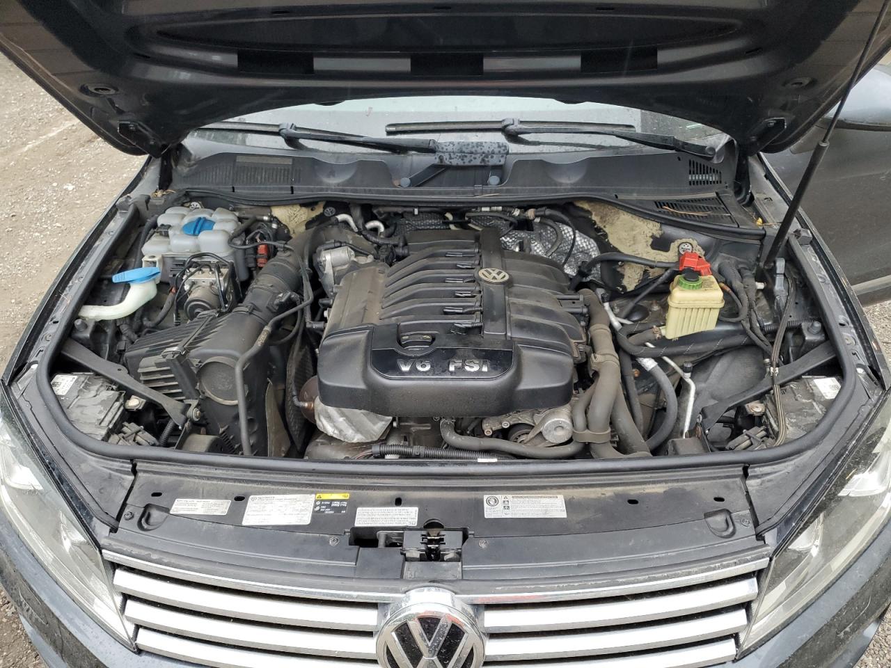 2015 Volkswagen Touareg V6 VIN: WVGEF9BP4FD005489 Lot: 69882805