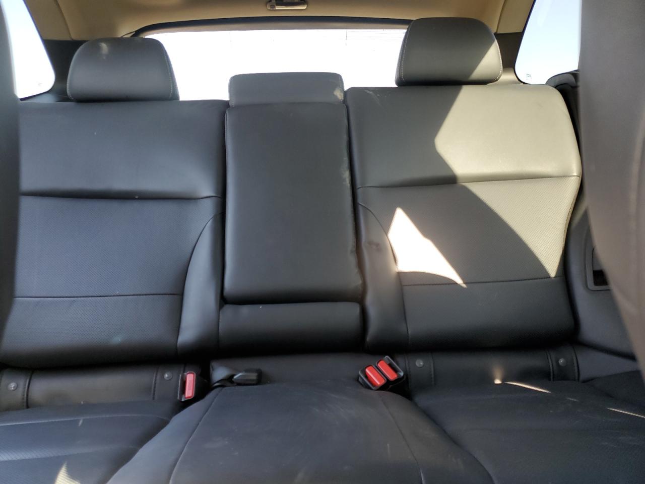 2015 Subaru Outback 3.6R Limited VIN: 4S4BSFNC4F3304055 Lot: 71034555