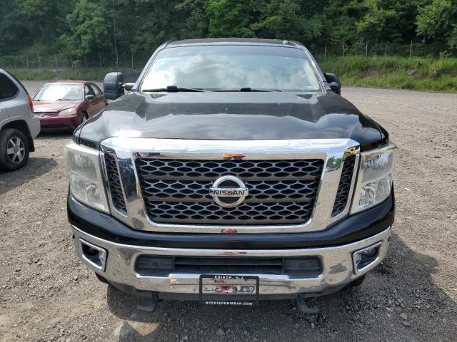 Pickups NISSAN TITAN 2016 Czarny