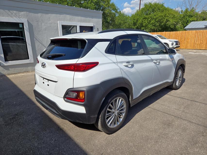  HYUNDAI KONA 2018 Белы