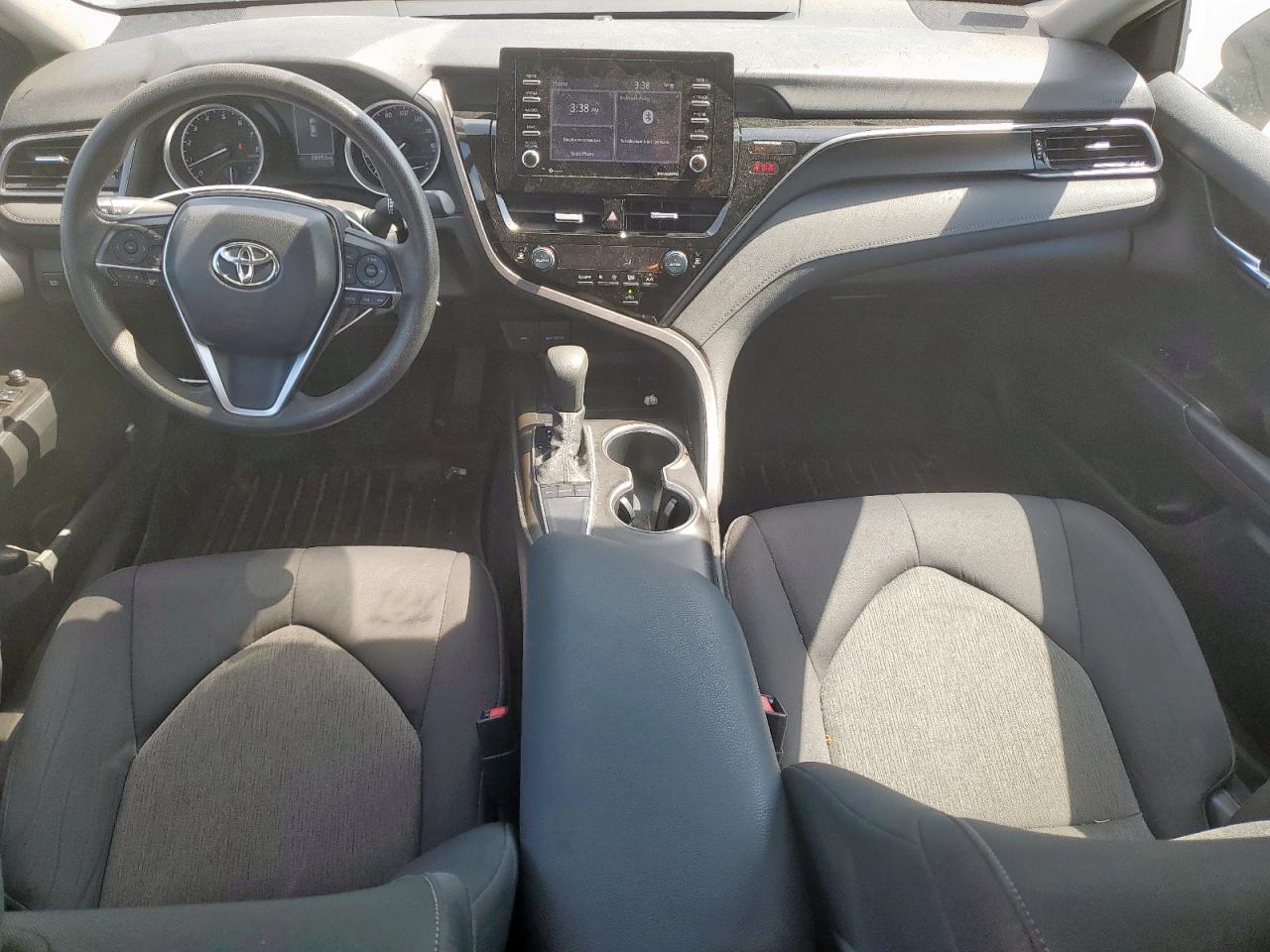 4T1C11AK6NU498765 2022 Toyota Camry Le