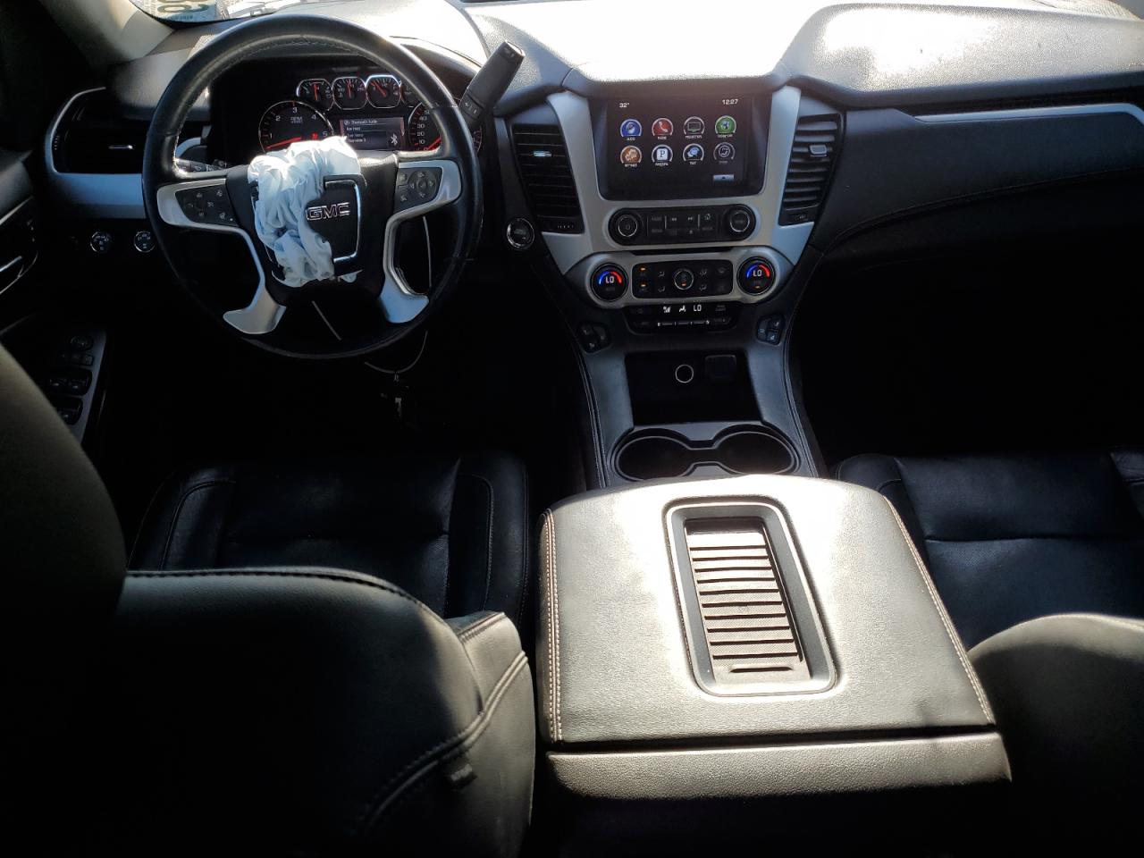 2016 GMC Yukon Xl K1500 Slt VIN: 1GKS2GKC2GR303603 Lot: 68391365