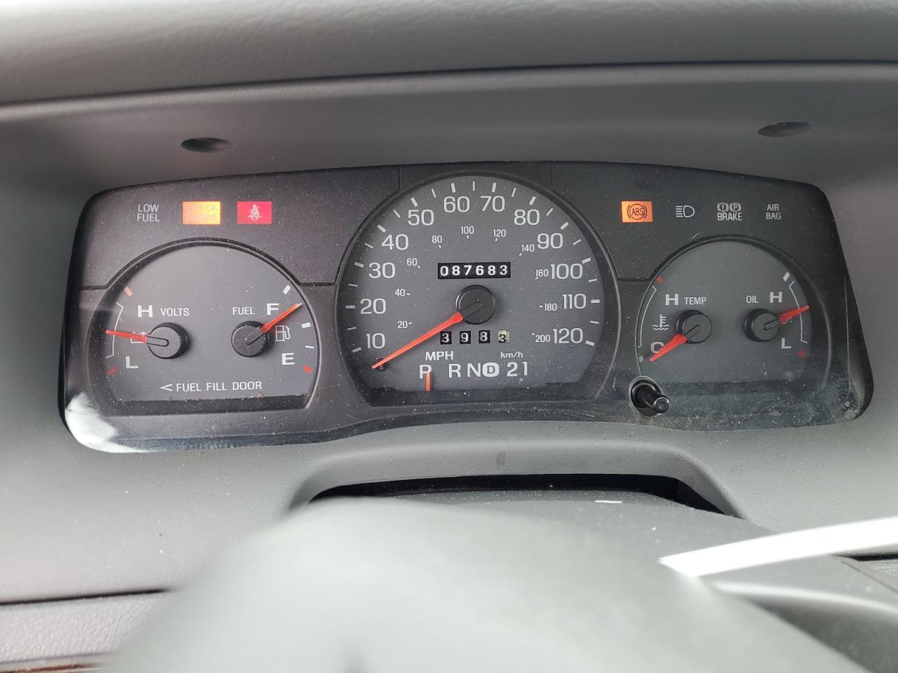 2005 Mercury Grand Marquis Gs VIN: 2MEFM74W25X611094 Lot: 67139545