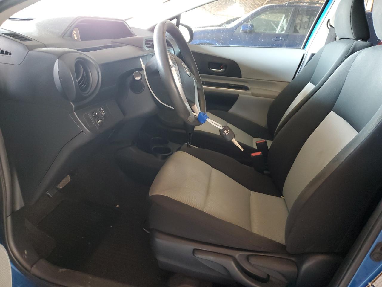 2014 Toyota Prius C VIN: JTDKDTB37E1067170 Lot: 67428945