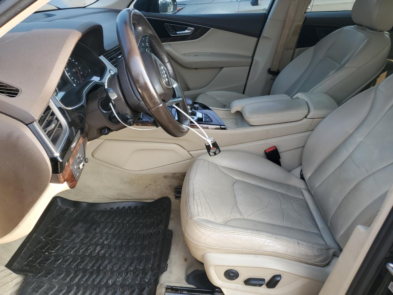 2017 Audi Q7 Premium Plus VIN: WA1LAAF72HD008118 Lot: 68067345