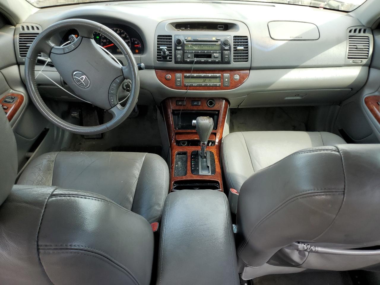 2005 Toyota Camry Le VIN: 4T1BF32K45U615184 Lot: 70672875